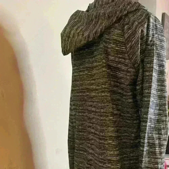 🧥 Lightweight Grey/Pink windbreaker - Picture 4 of 5